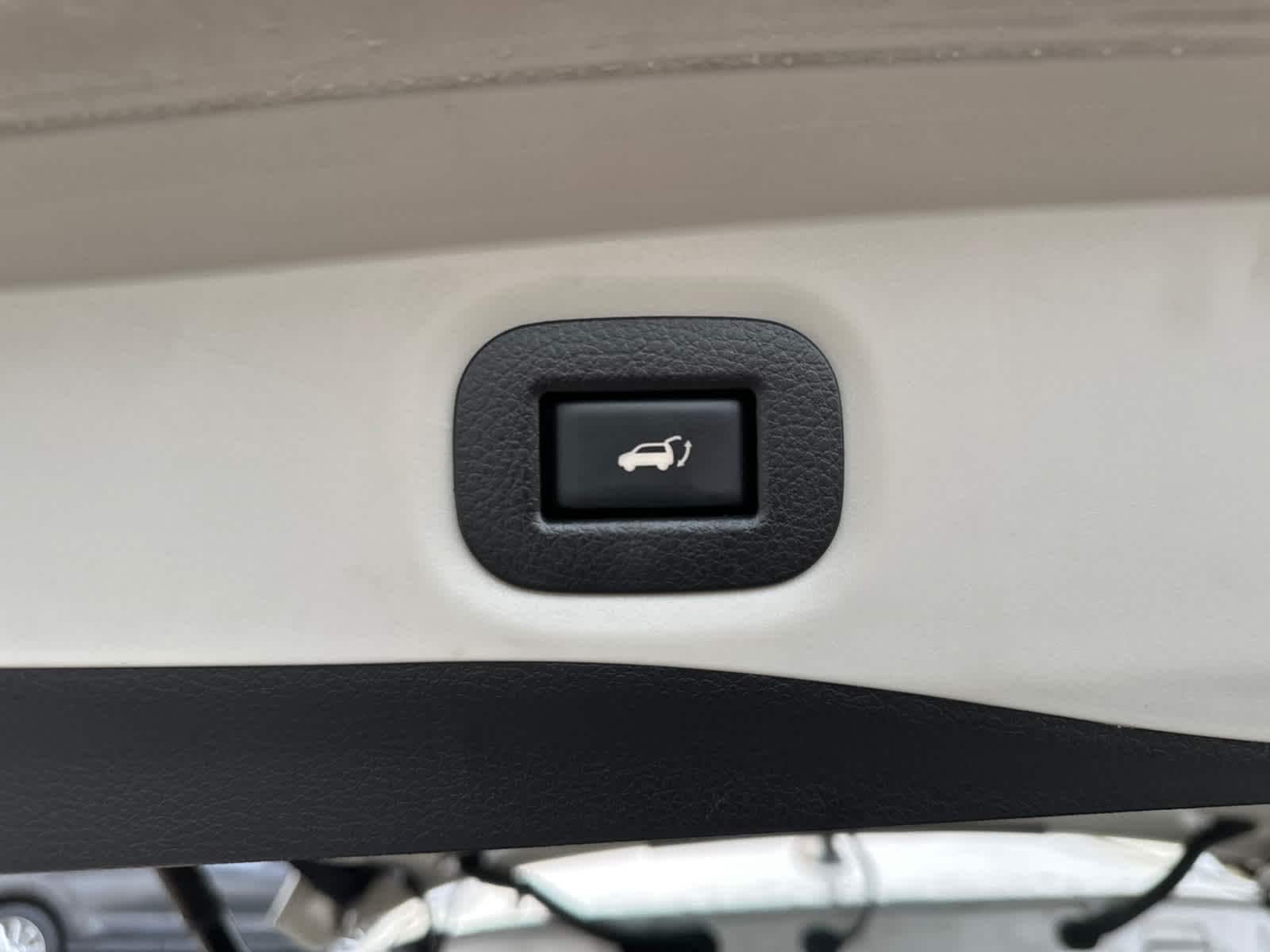 Thumbnail: 2015 Nissan Rogue - 8