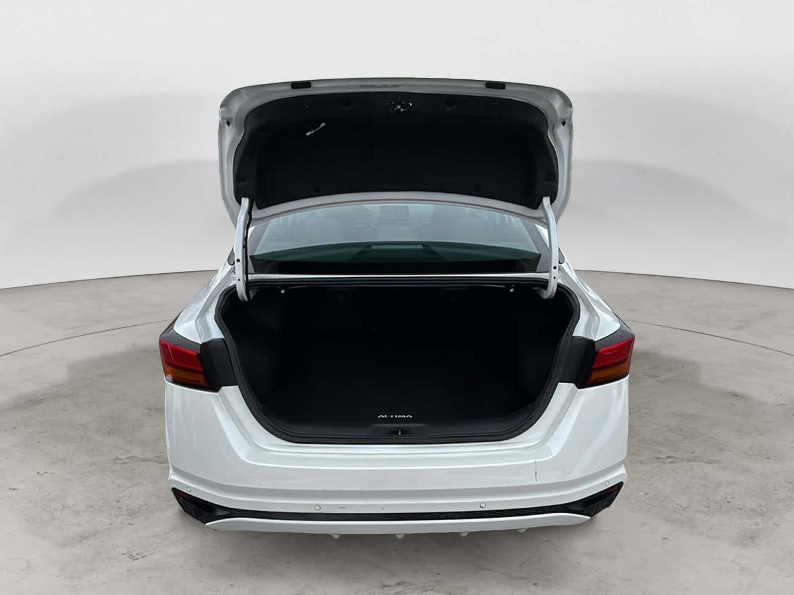 Thumbnail: 2022 Nissan Altima - 5