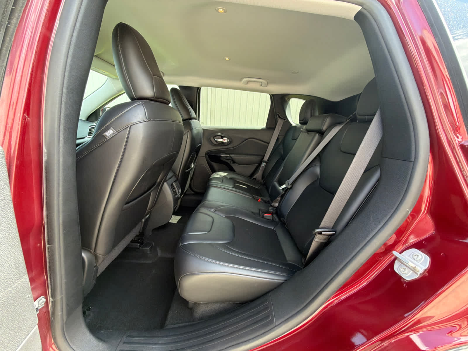 Thumbnail: 2020 Jeep Cherokee - 14