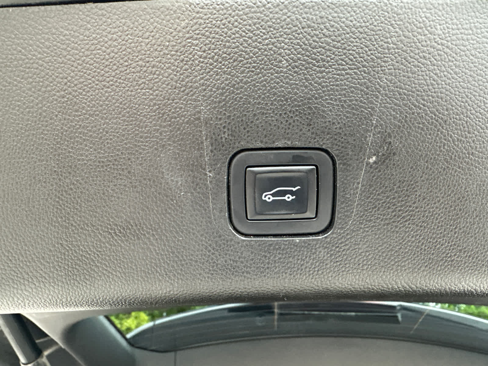 Thumbnail: 2018 Chevrolet Traverse - 11