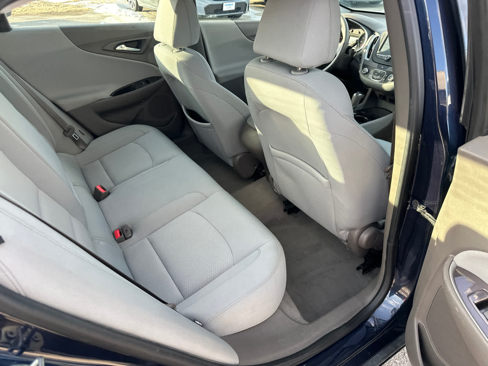 Thumbnail: 2016 Chevrolet Malibu - 8