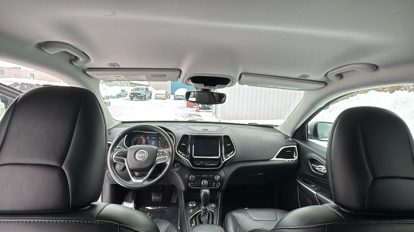 Thumbnail: 2019 Jeep Cherokee - 24