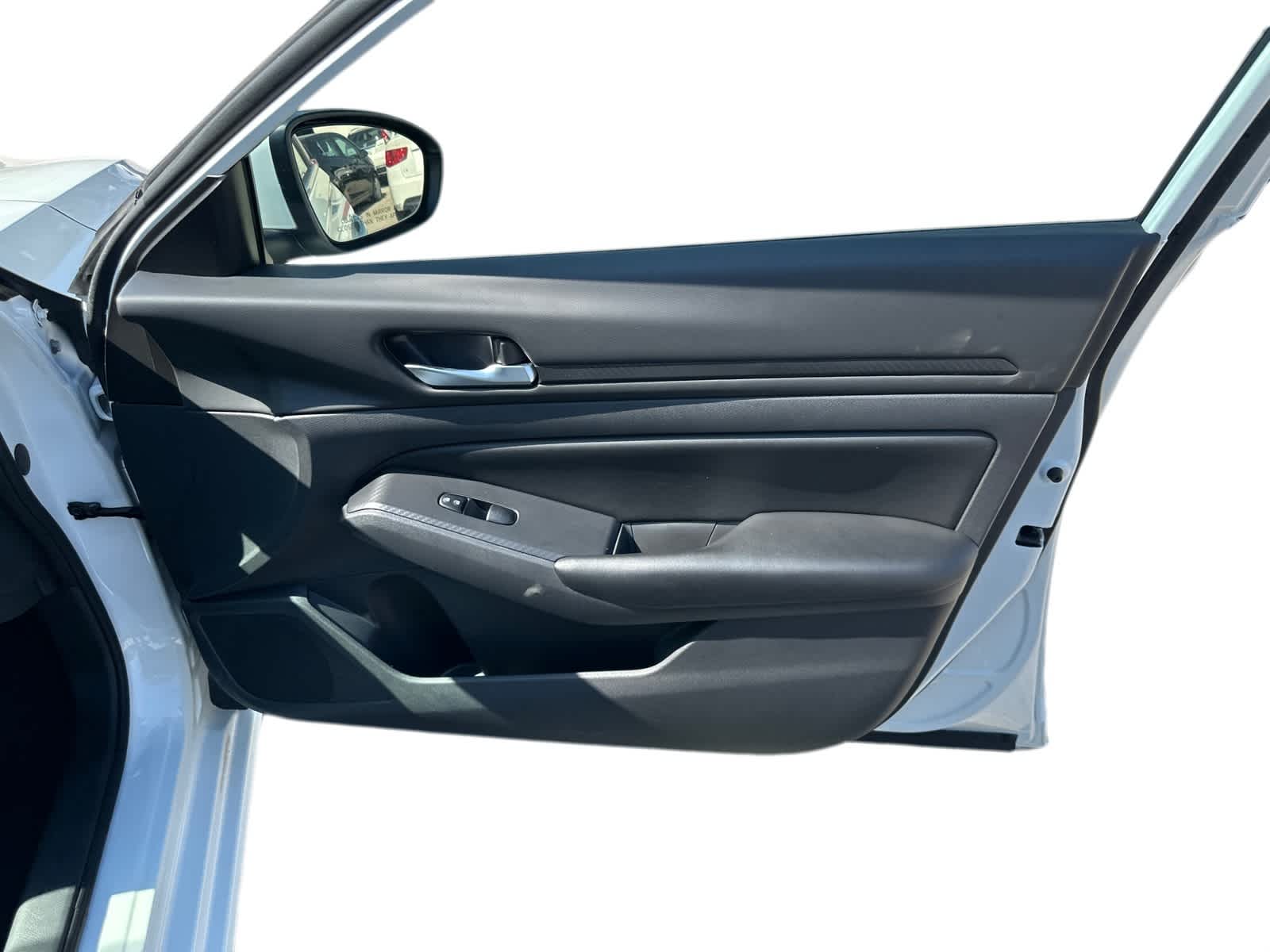 Thumbnail: 2022 Nissan Altima - 6