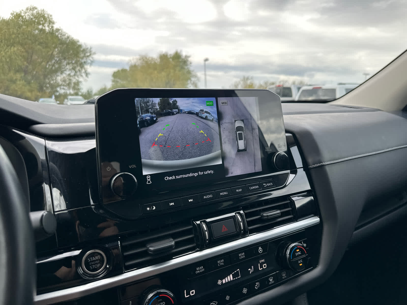 Thumbnail: 2022 Nissan Pathfinder - 25