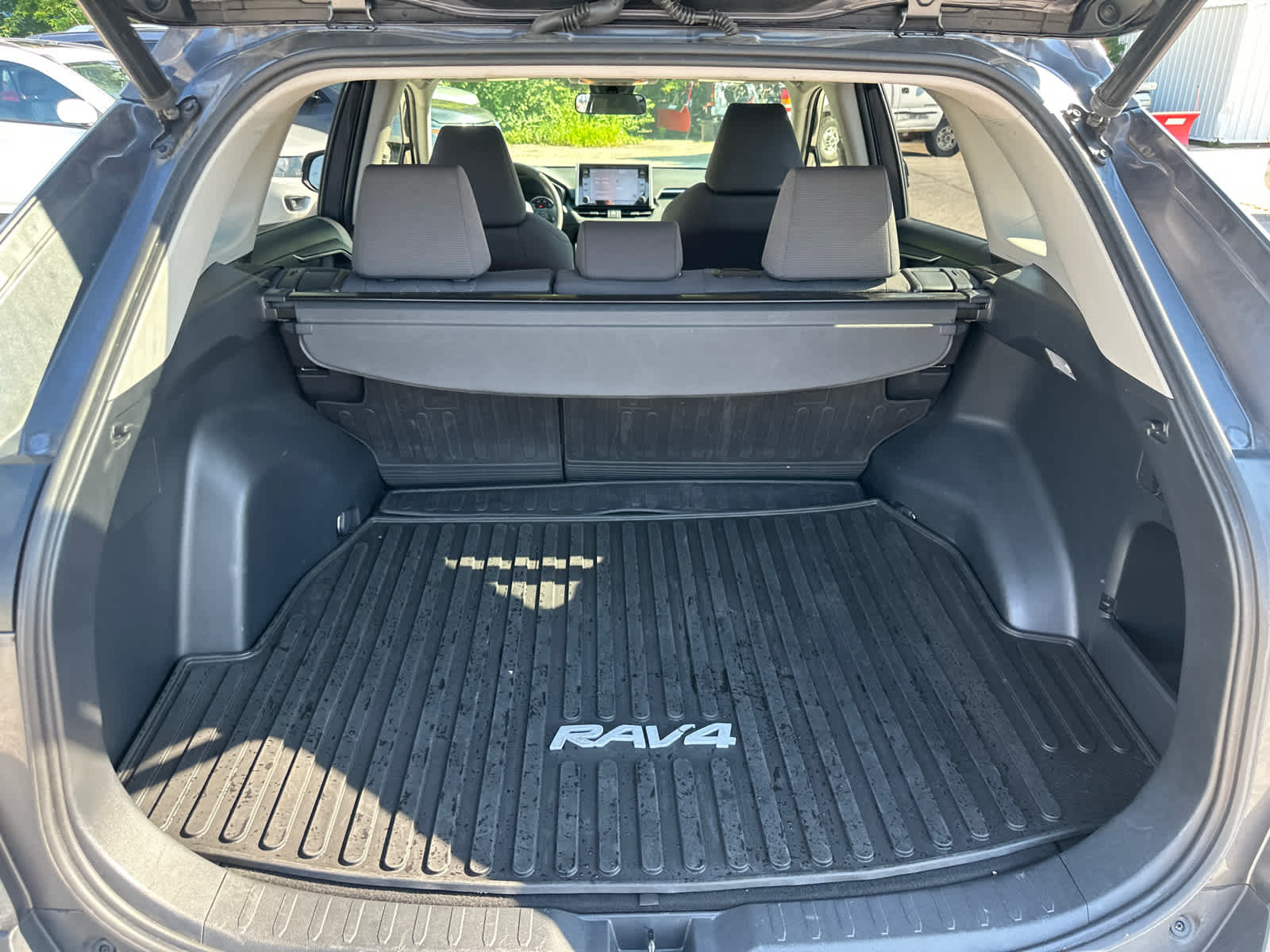 Thumbnail: 2019 Toyota RAV4 - 11