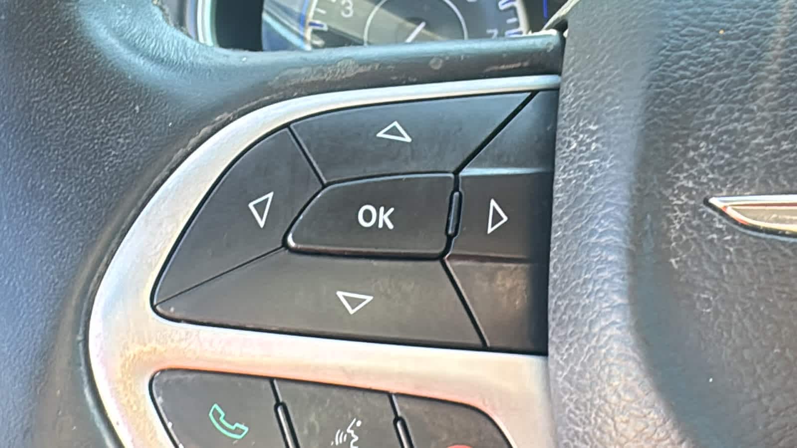 Thumbnail: 2015 Chrysler 200 - 27