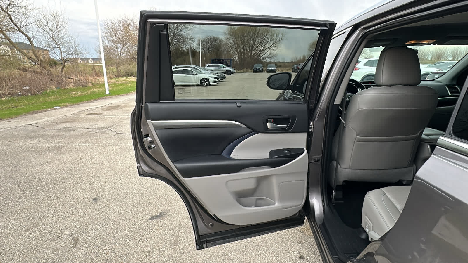 Thumbnail: 2019 Toyota Highlander - 13