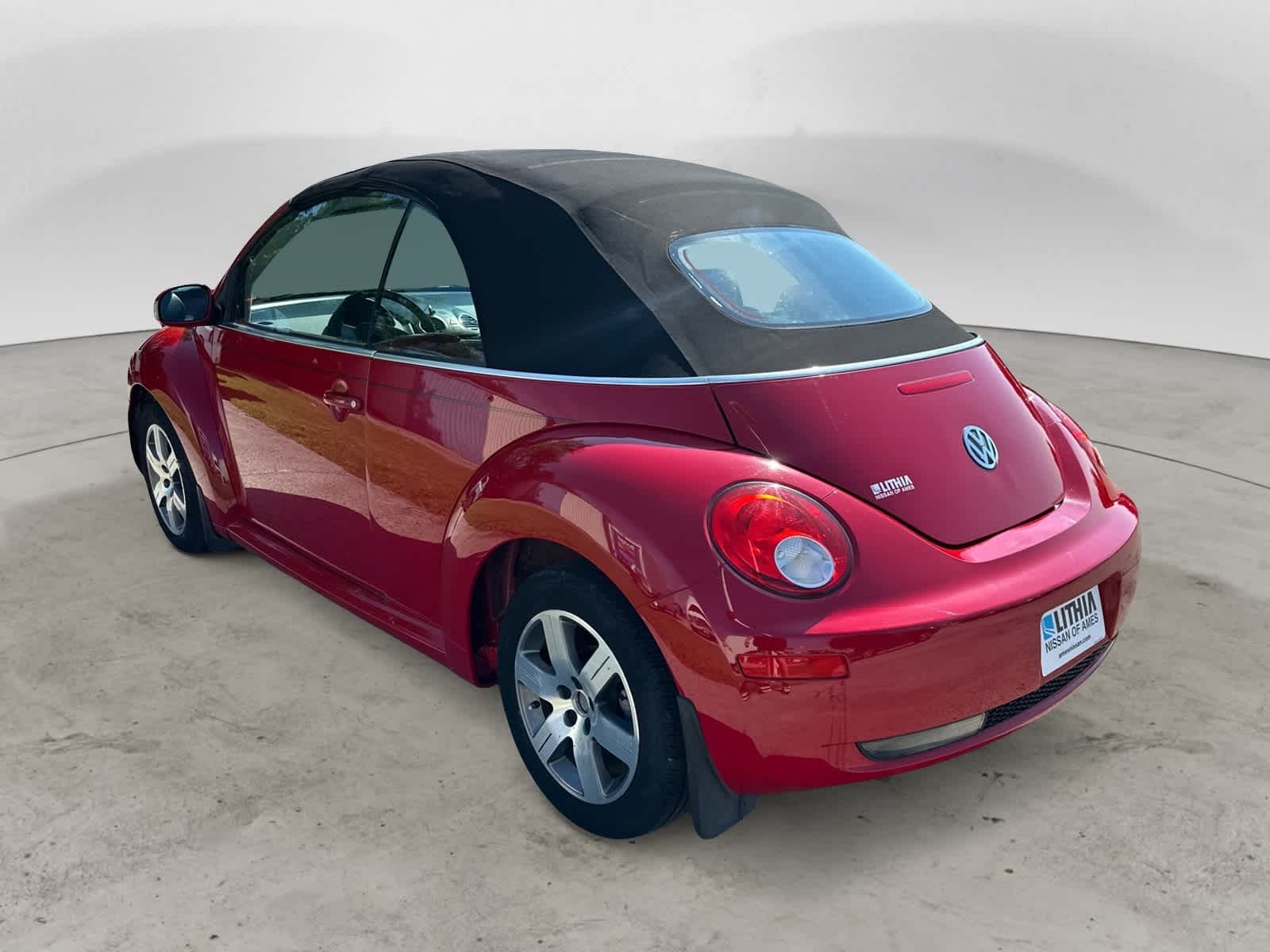 Used 2006 Volkswagen New Beetle 2.5 with VIN 3VWRF31YX6M330548 for sale in Ames, IA