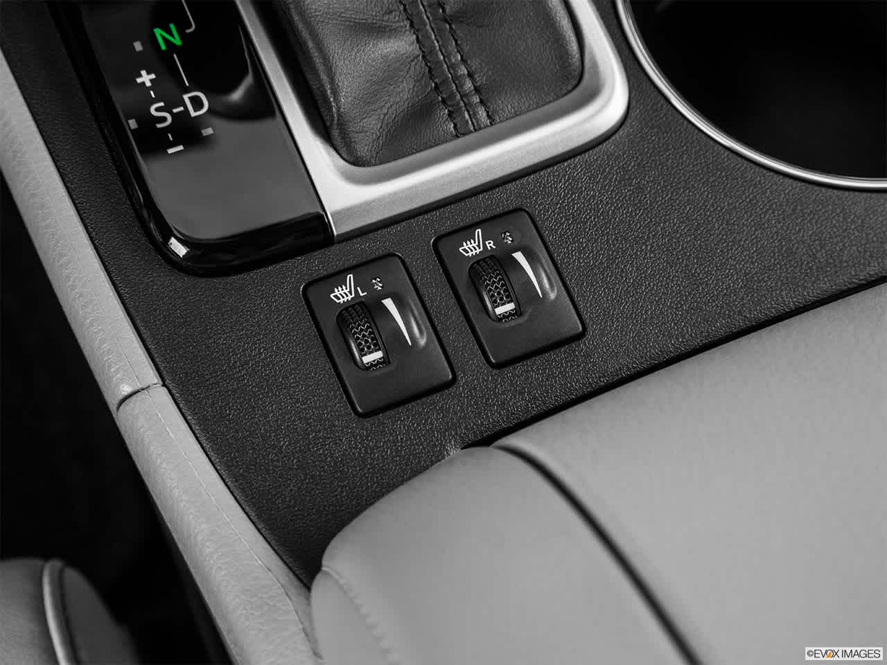 Thumbnail: 2014 Toyota Highlander - 32