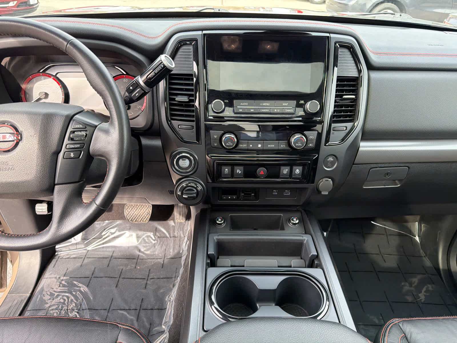 Thumbnail: 2023 Nissan Titan - 24