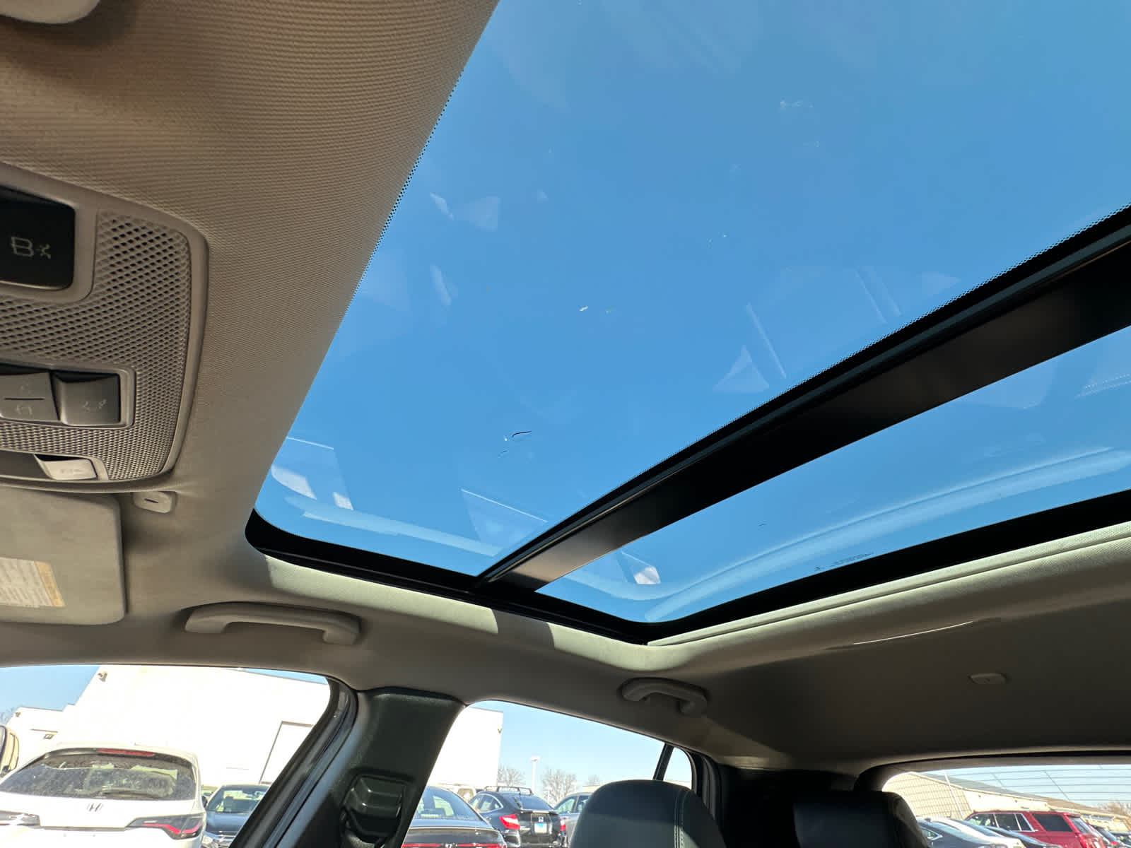 Thumbnail: 2019 INFINITI QX30 - 33