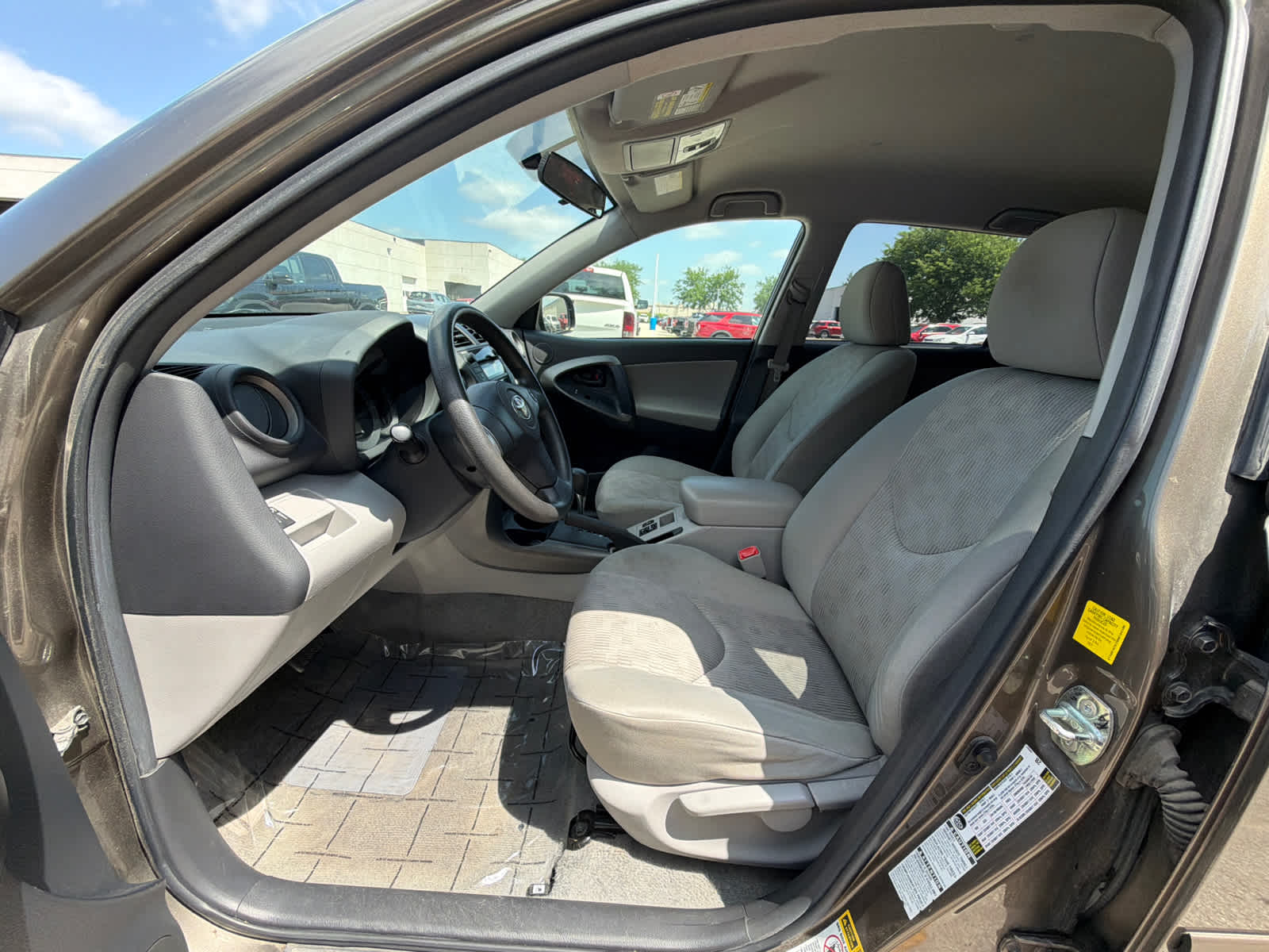 Thumbnail: 2011 Toyota RAV4 - 16