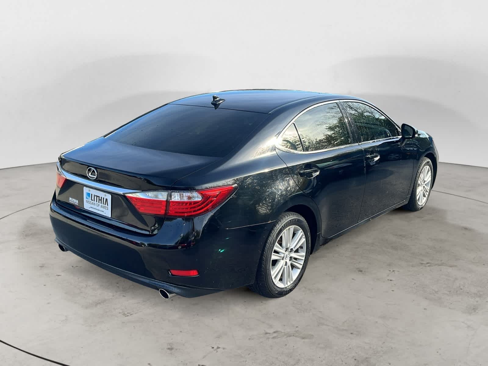 Thumbnail: 2014 Lexus ES - 4