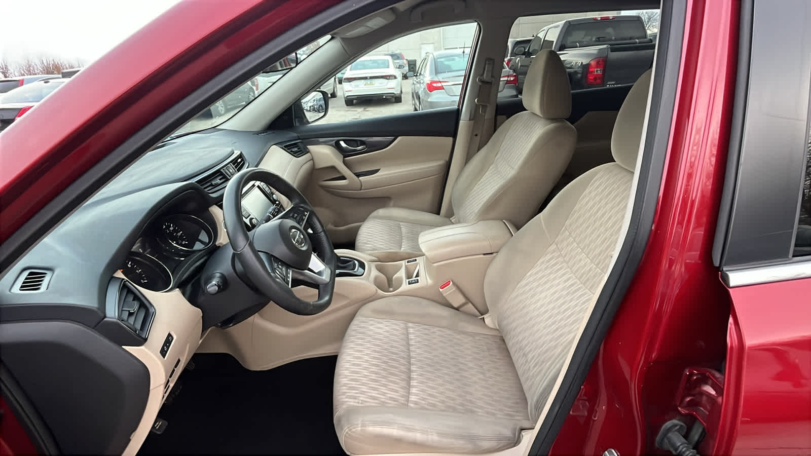 Thumbnail: 2018 Nissan Rogue - 15