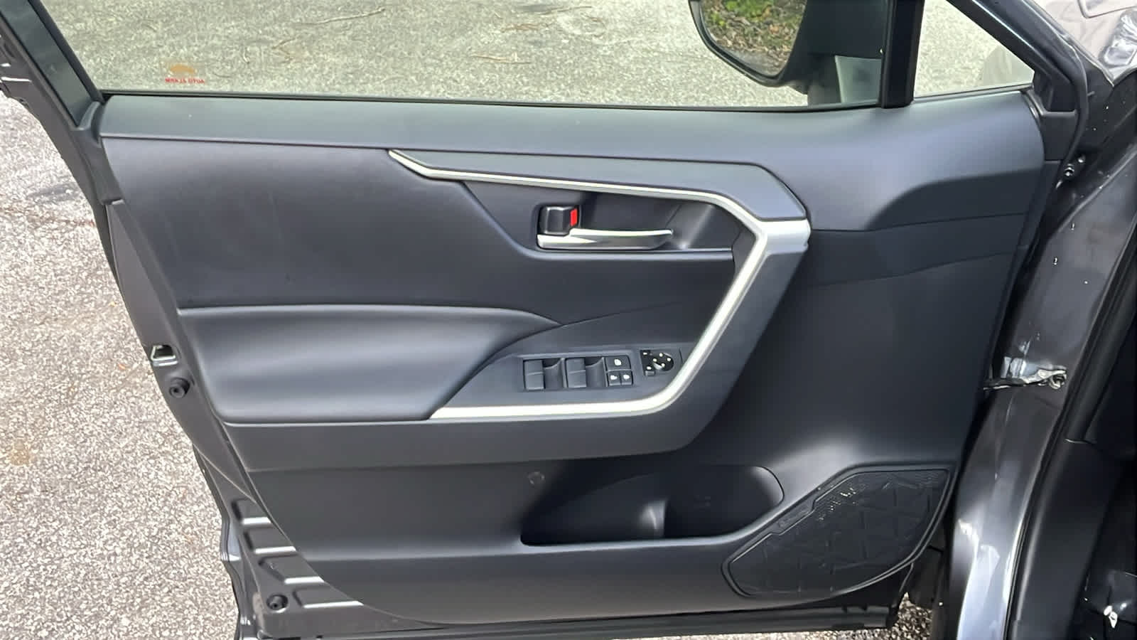 Thumbnail: 2019 Toyota RAV4 - 14