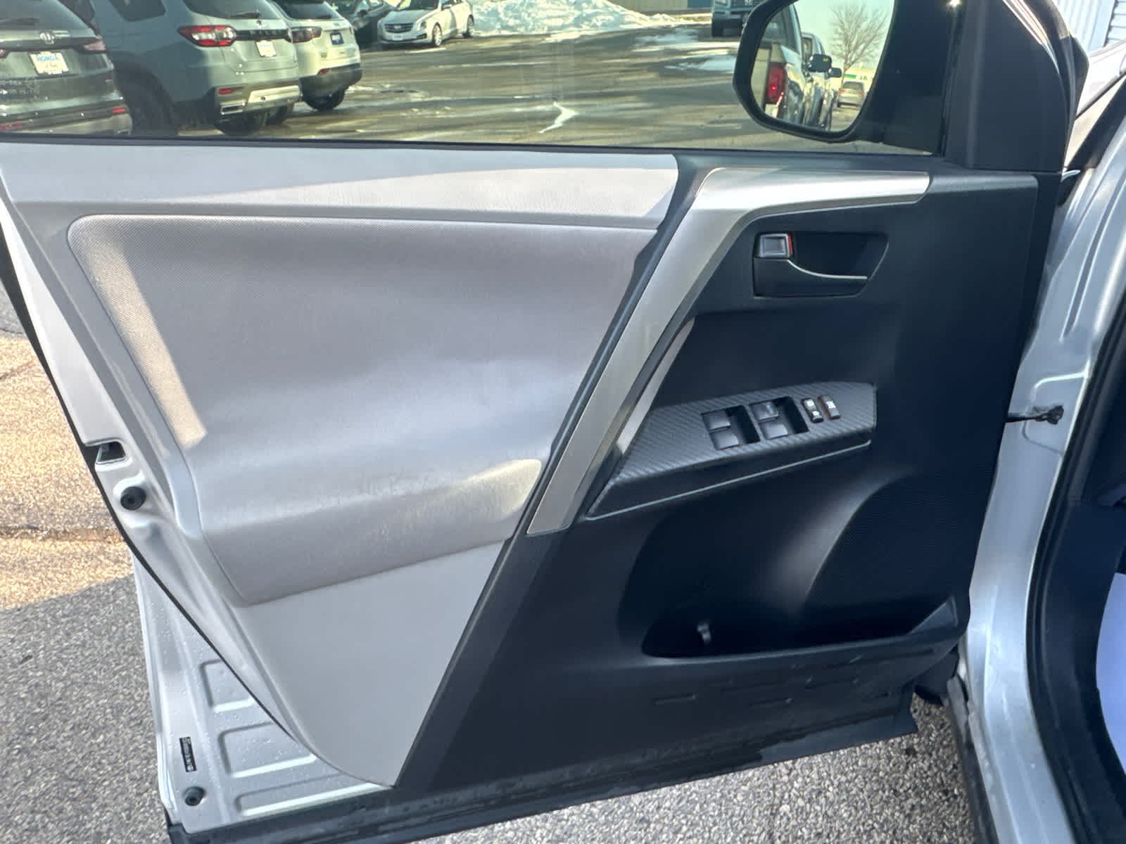 Thumbnail: 2013 Toyota RAV4 - 14