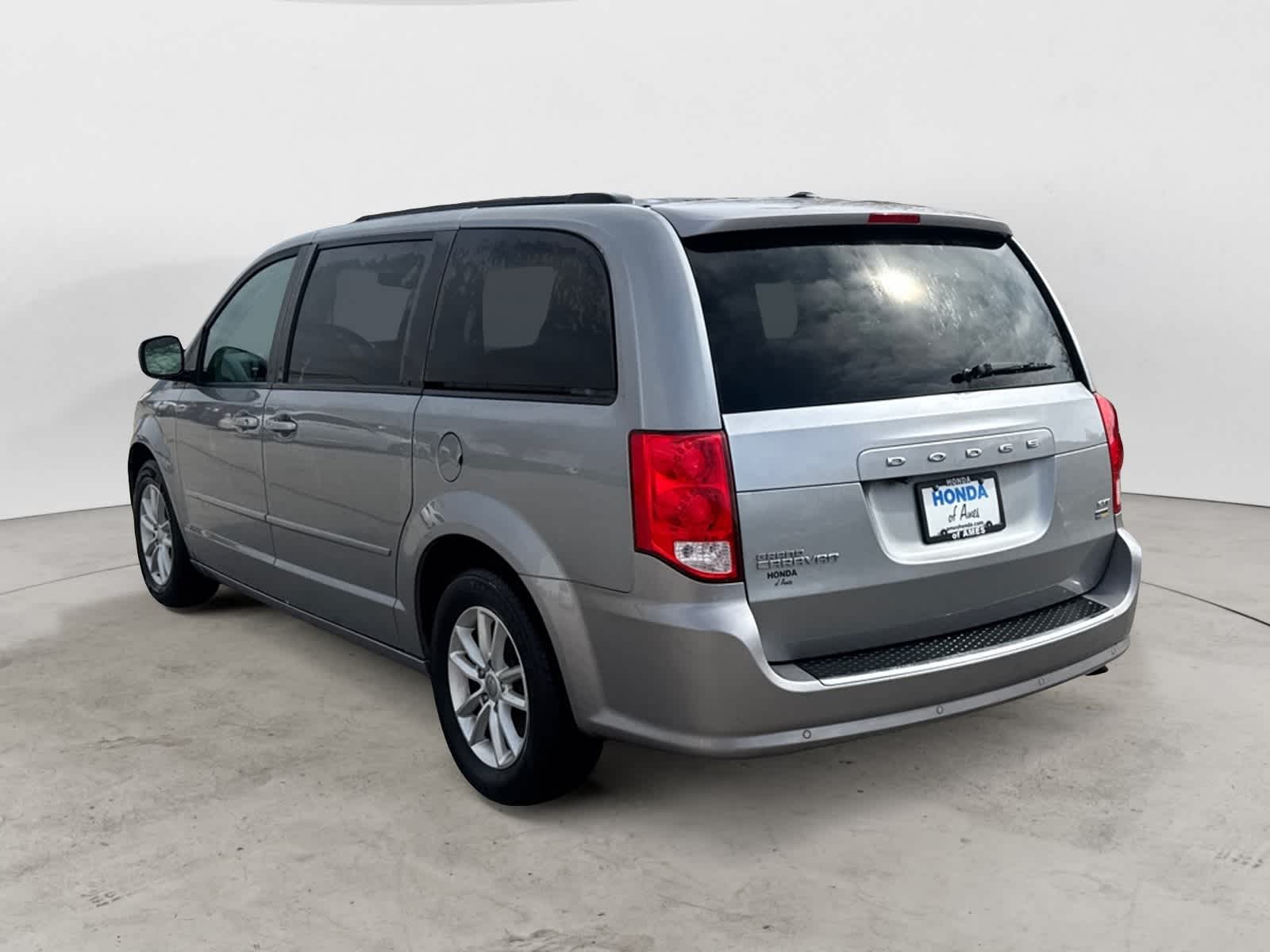 Thumbnail: 2016 Dodge Grand Caravan - 3