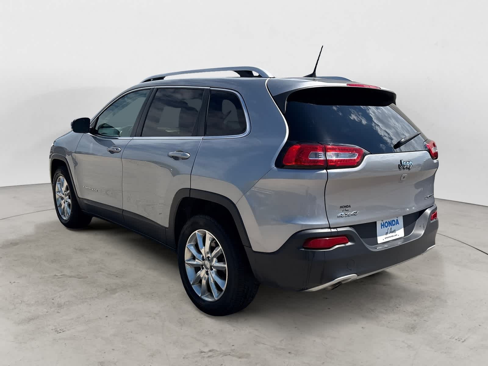 Thumbnail: 2017 Jeep Cherokee - 6