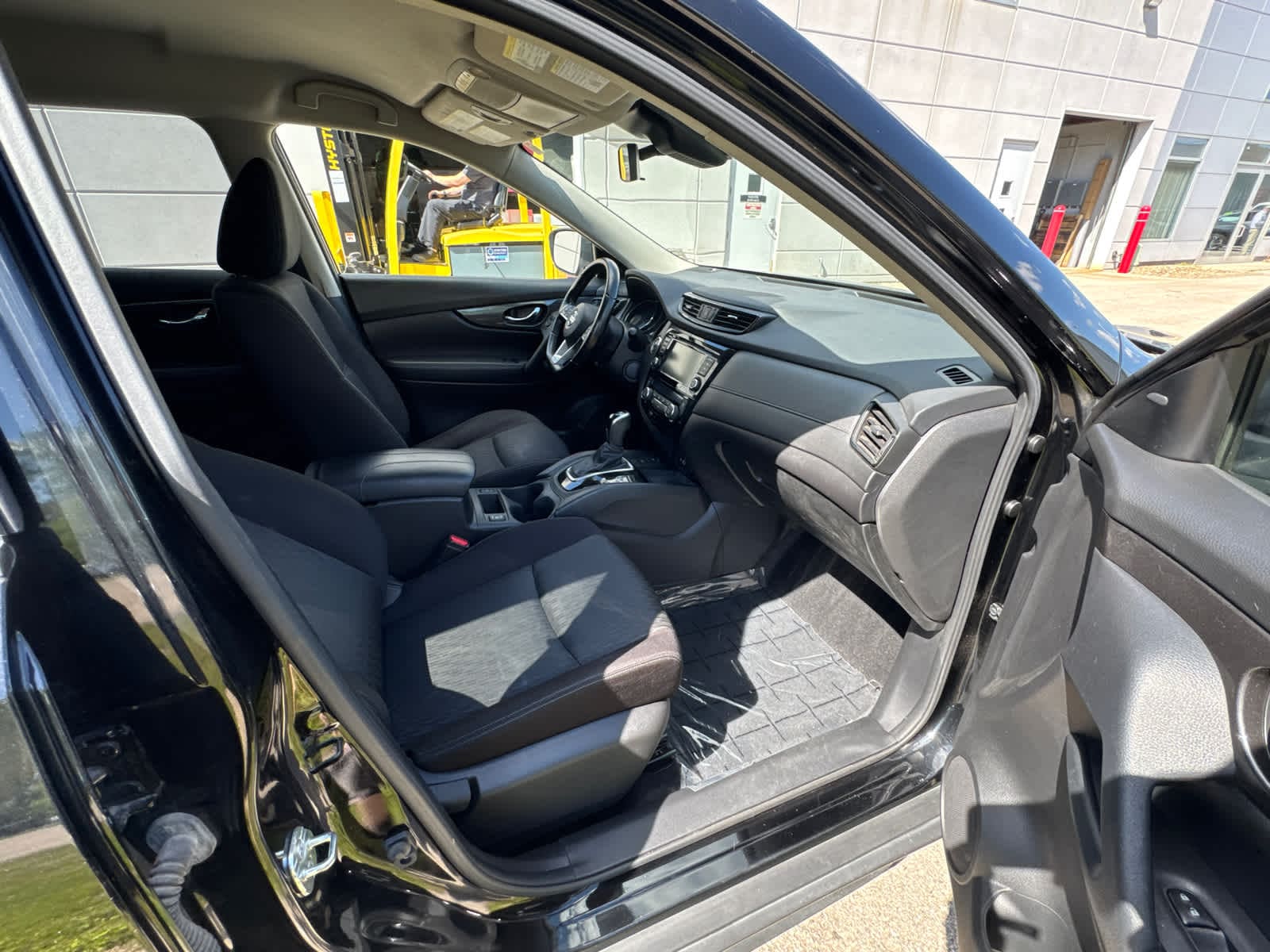 Thumbnail: 2020 Nissan Rogue - 9