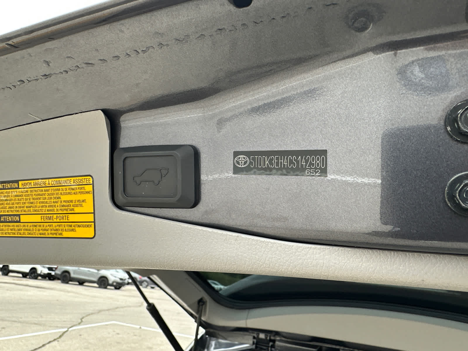 Thumbnail: 2012 Toyota Highlander - 6