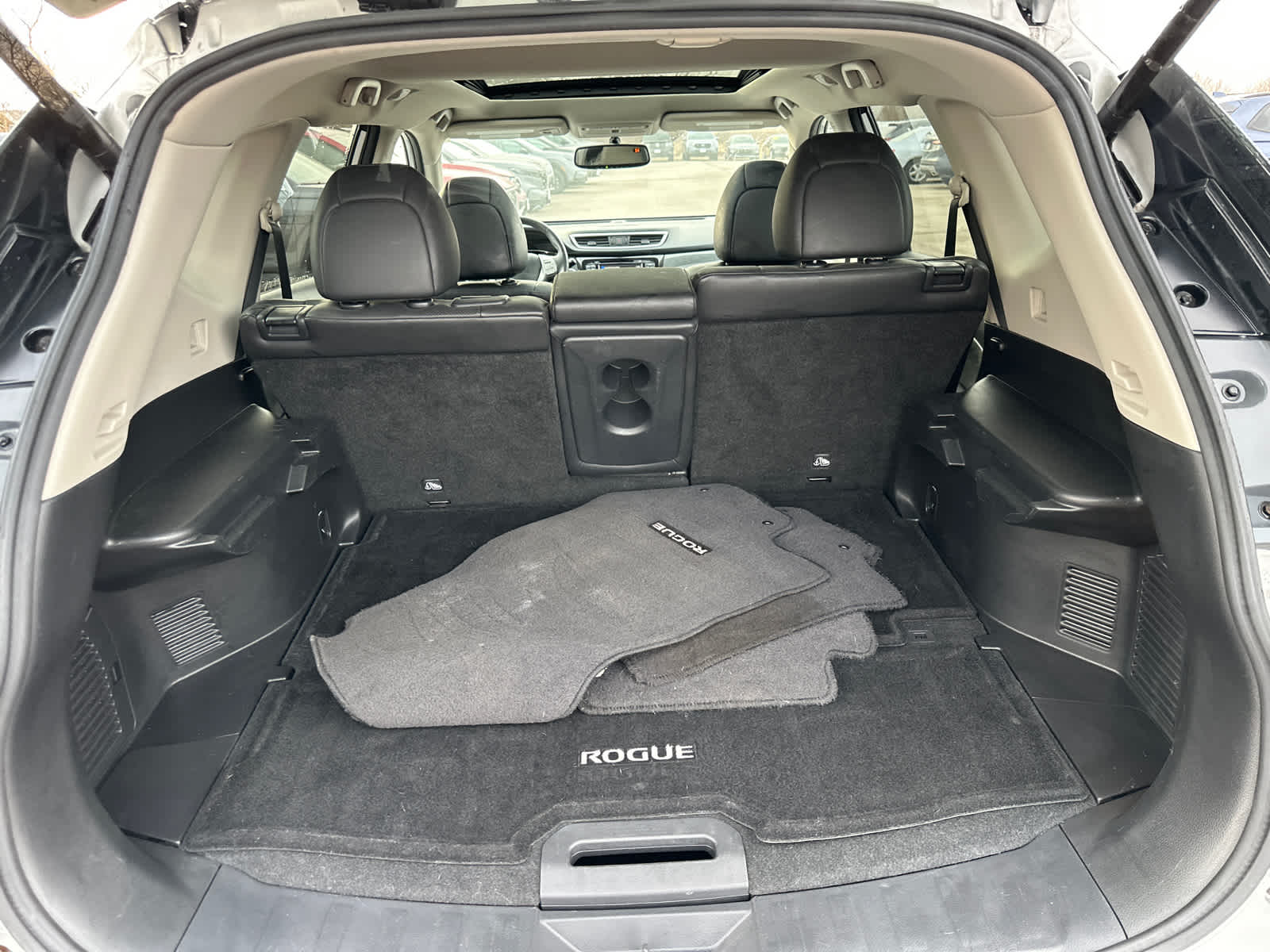 Thumbnail: 2015 Nissan Rogue - 9