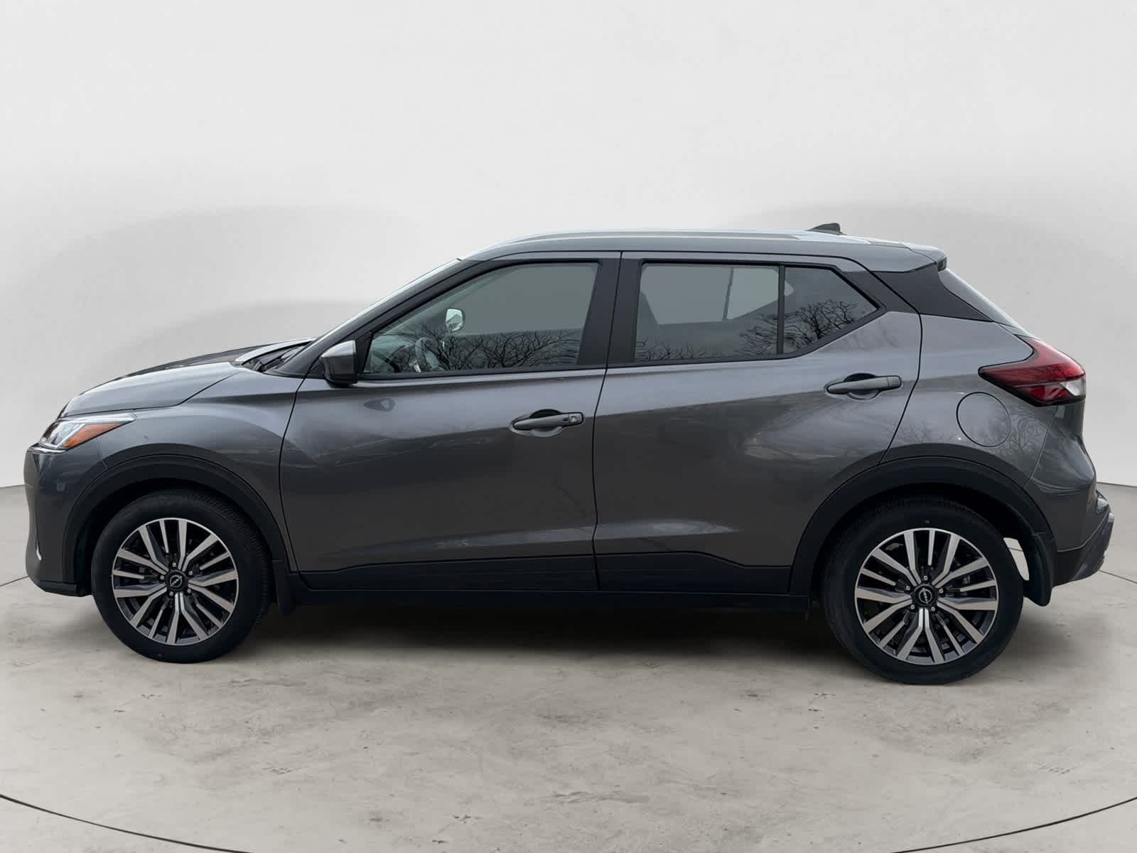 Thumbnail: 2023 Nissan Kicks - 2
