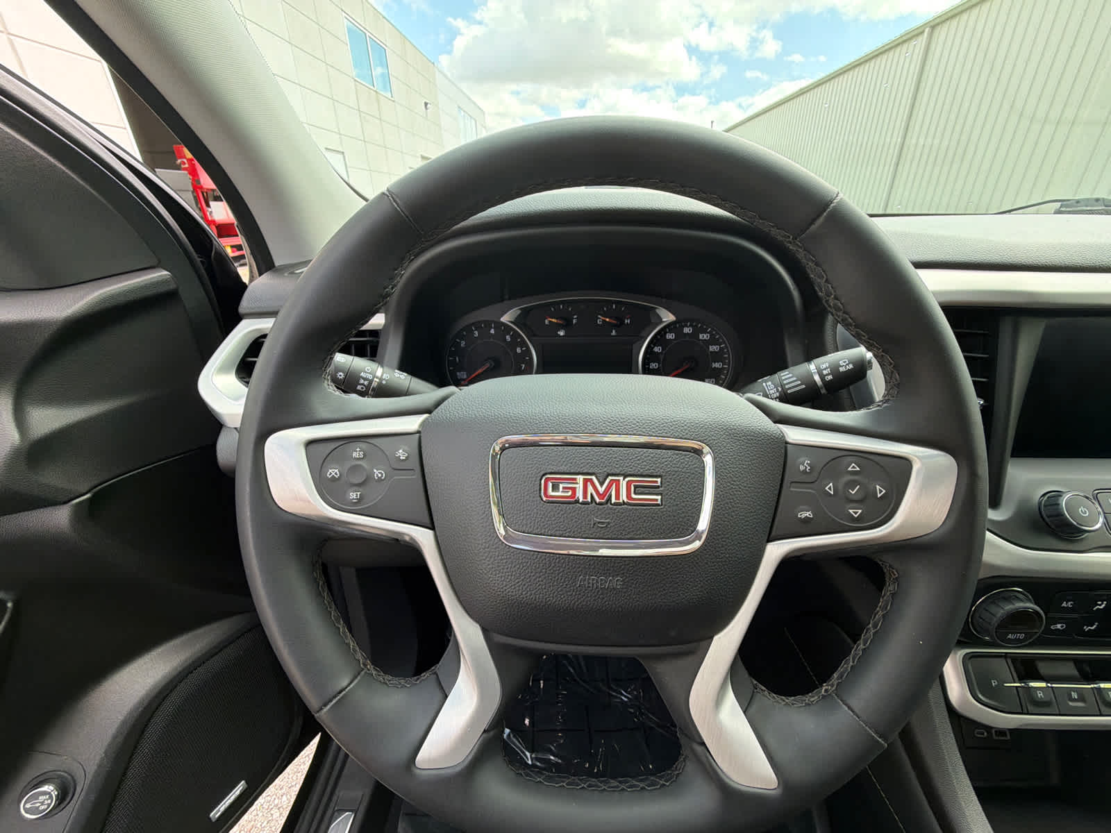 Thumbnail: 2023 GMC Acadia - 22