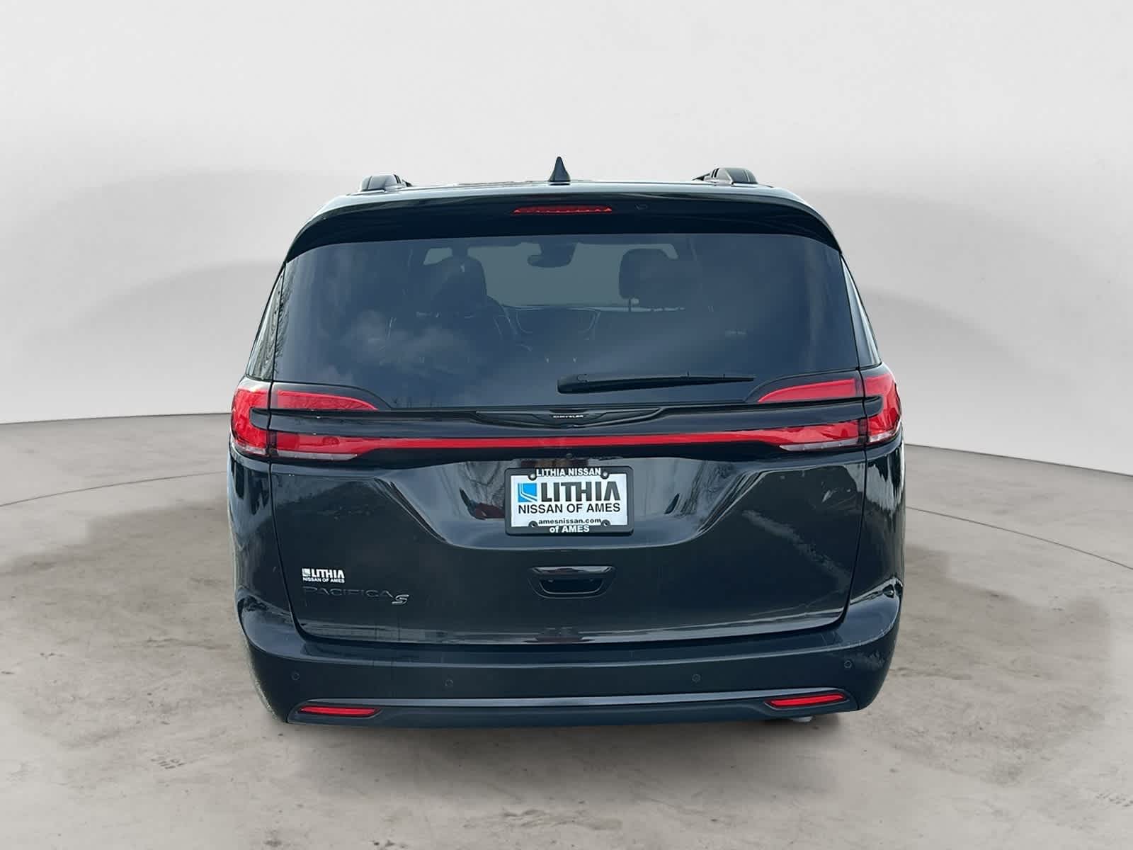 Thumbnail: 2021 Chrysler Pacifica - 5