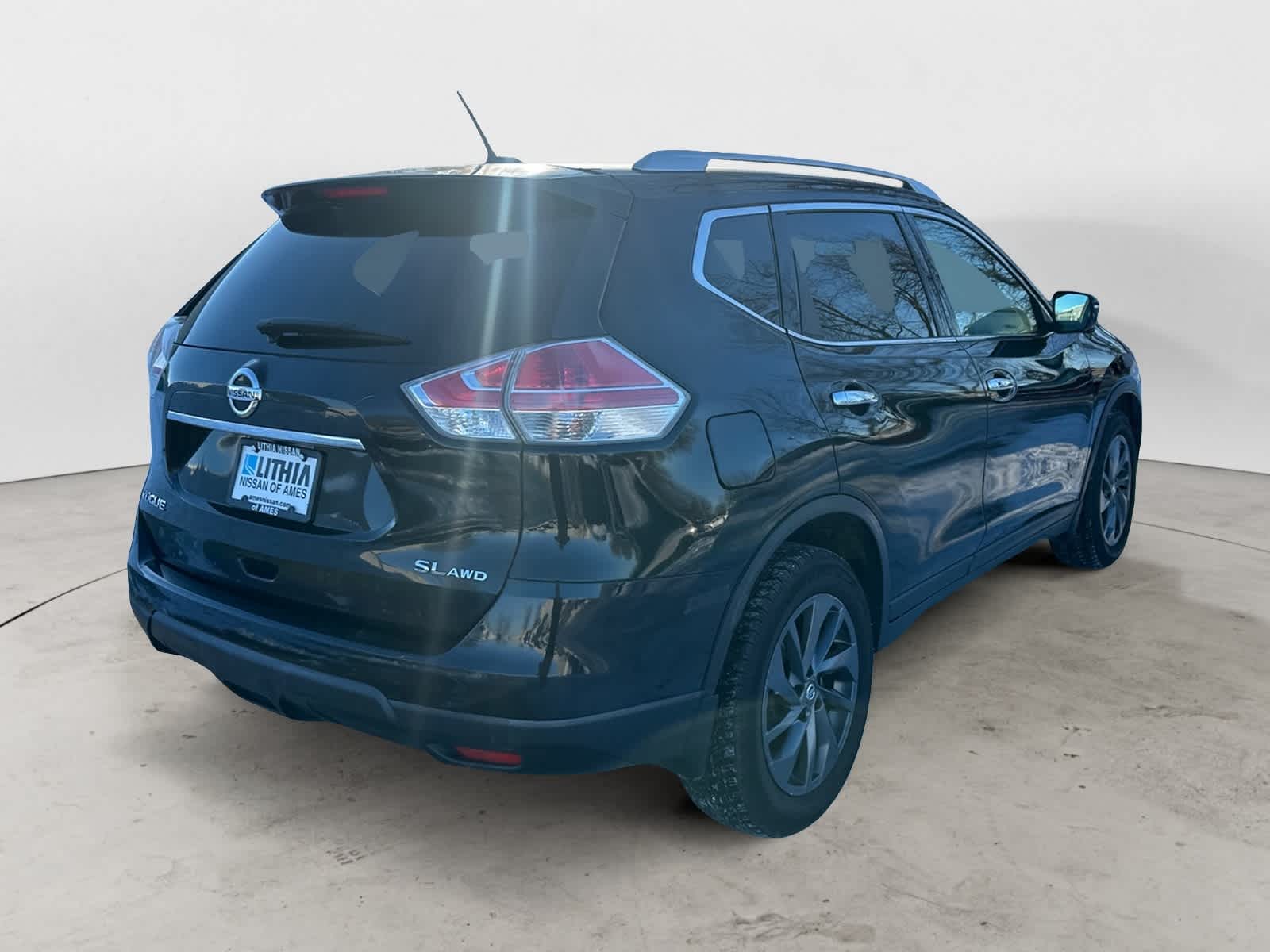 Thumbnail: 2016 Nissan Rogue - 3
