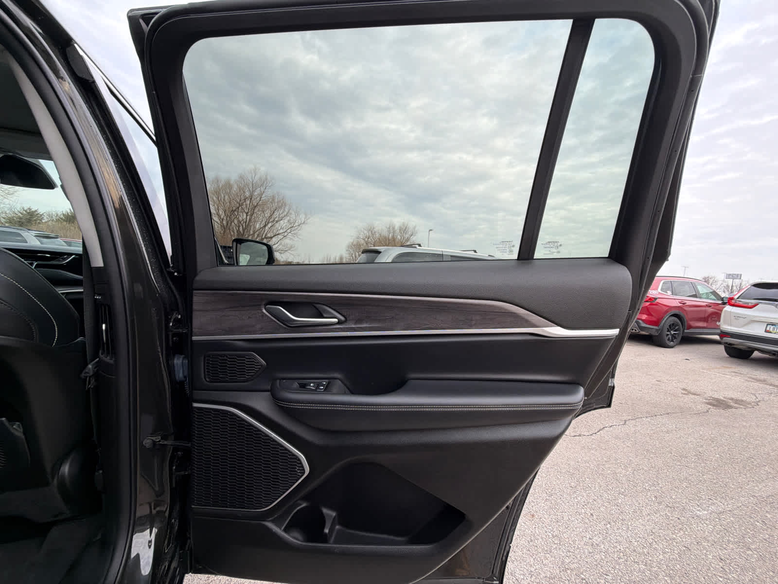Thumbnail: 2022 Jeep Grand Cherokee - 9