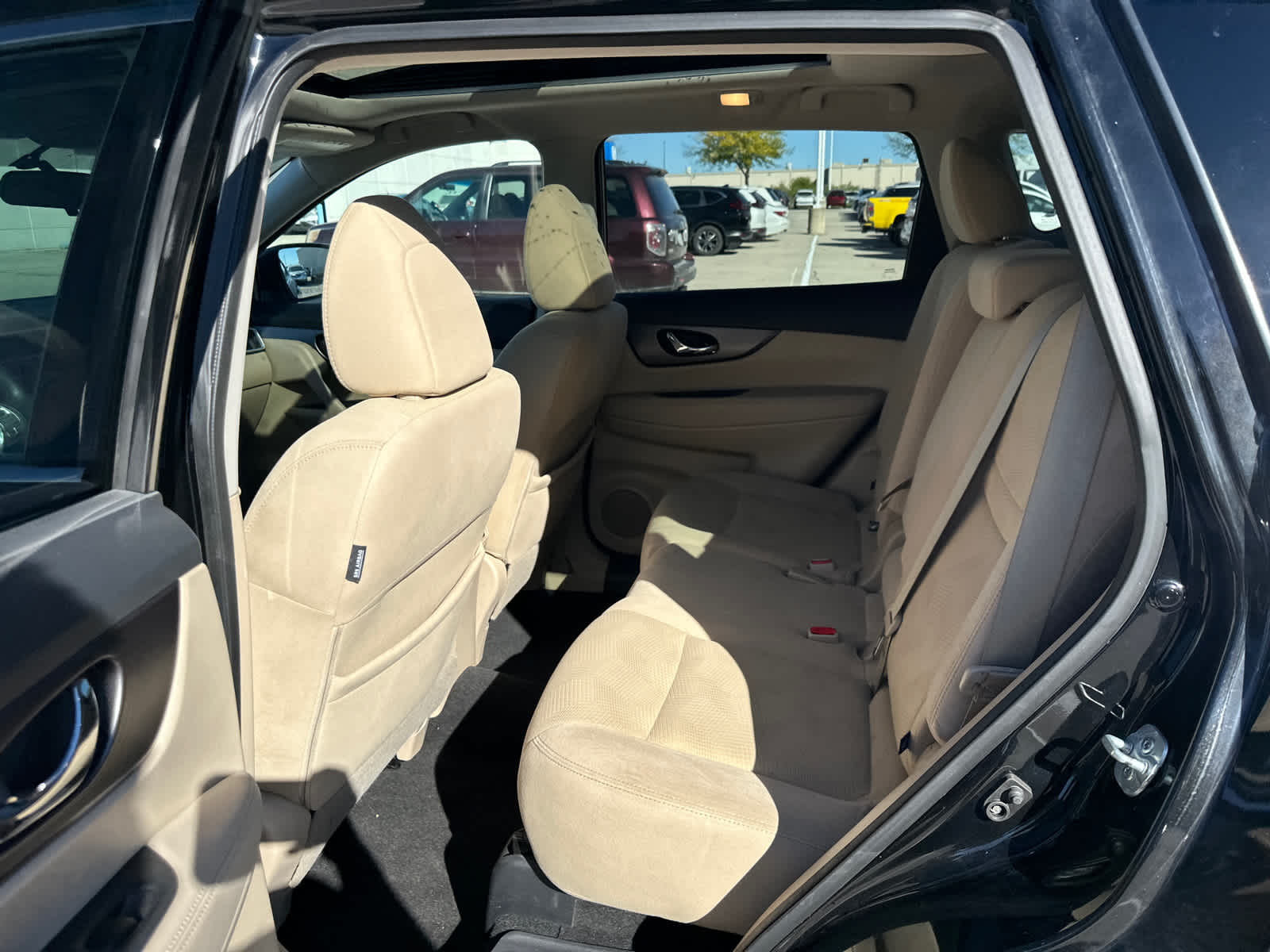 Thumbnail: 2016 Nissan Rogue - 13