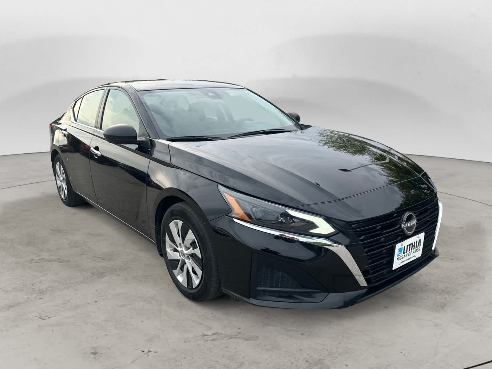 Thumbnail: 2024 Nissan Altima - 4