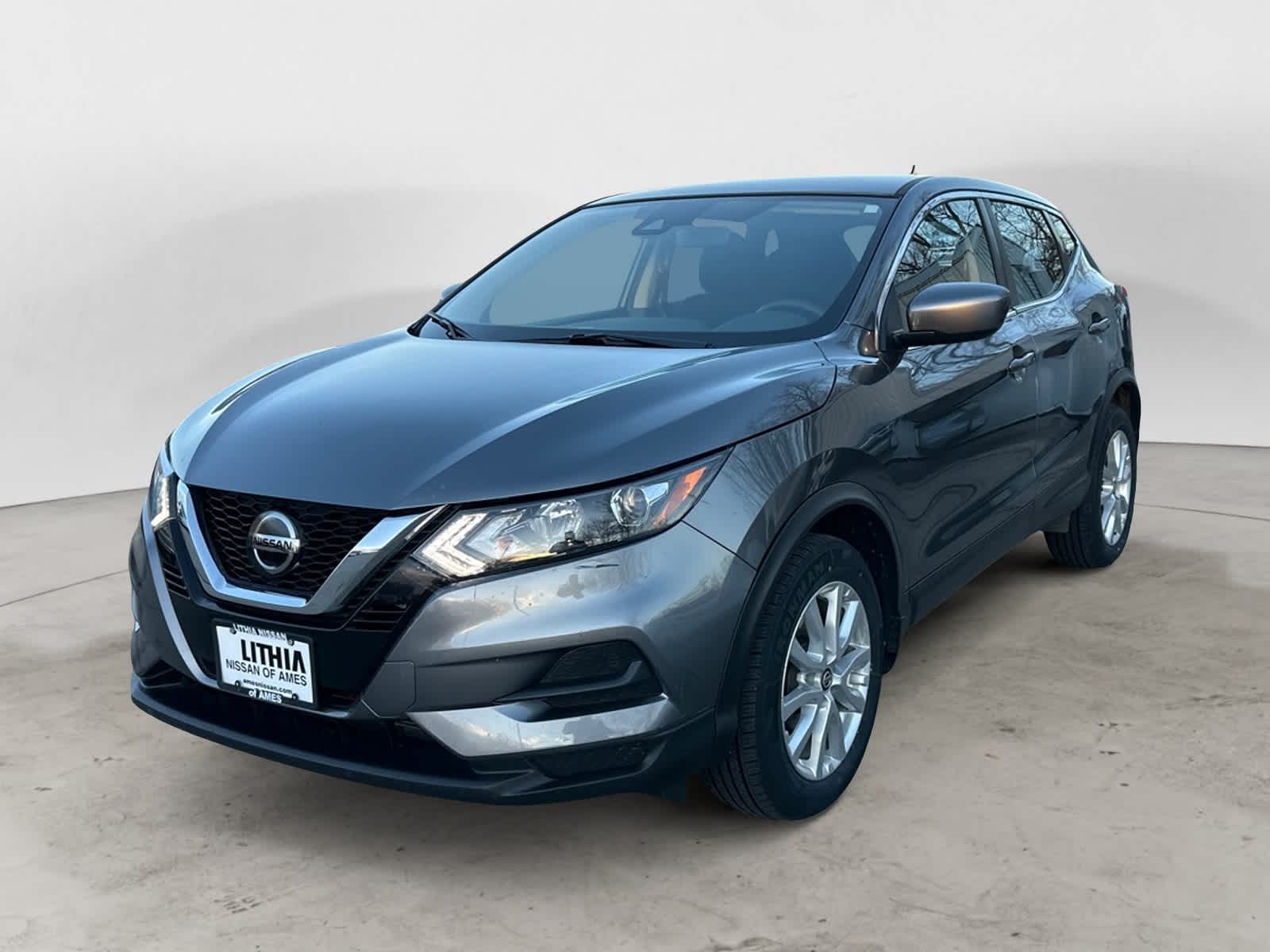 2020 Nissan Rogue Sport S's photo
