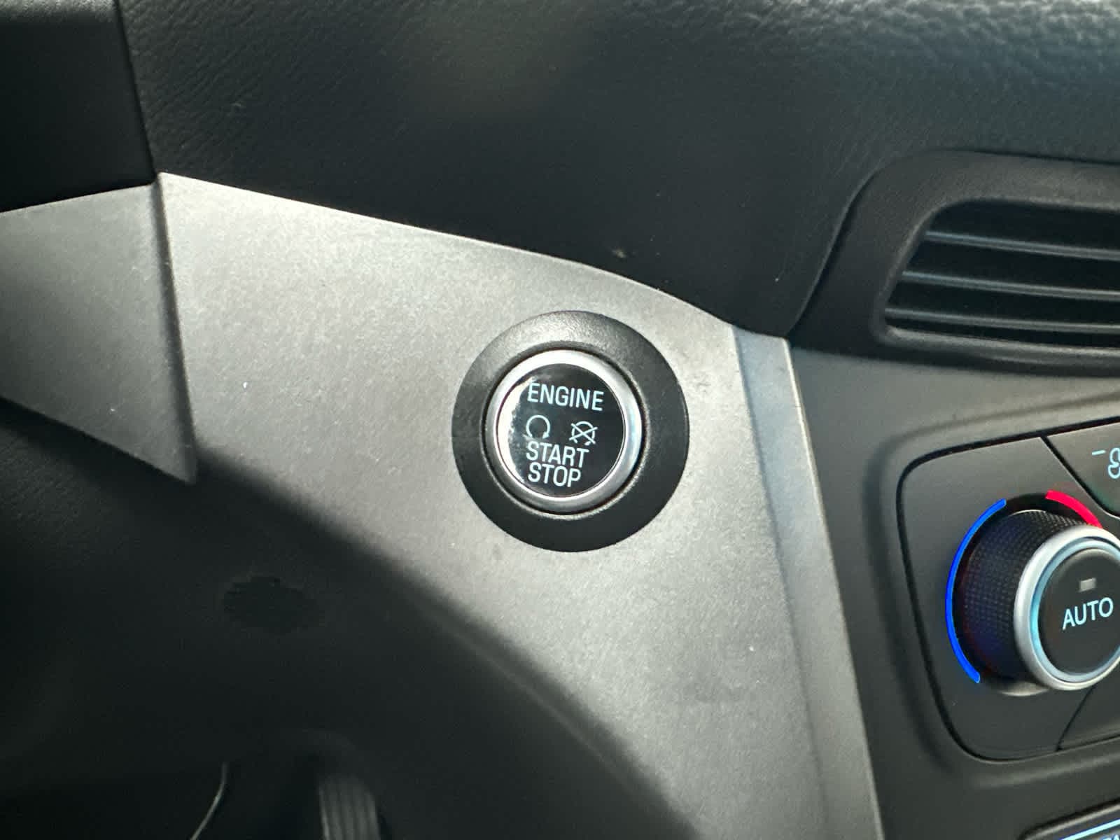 Thumbnail: 2019 Ford Escape - 30