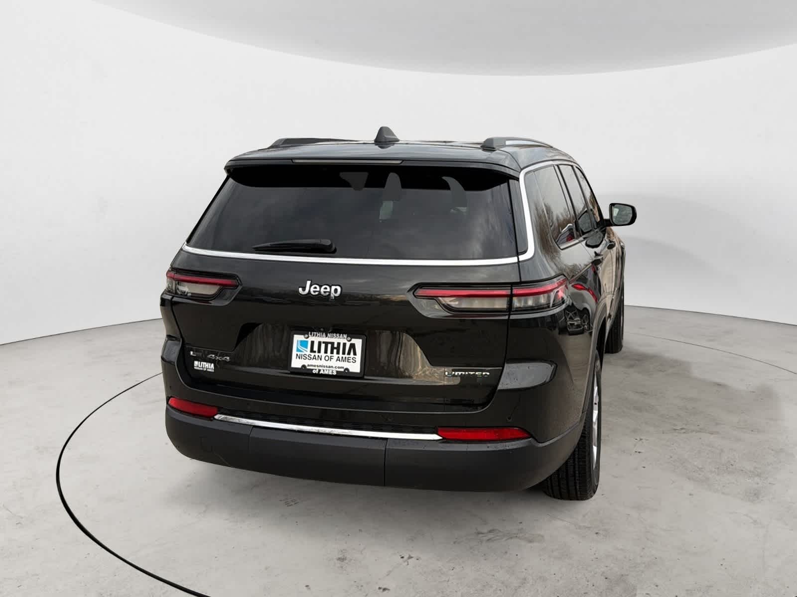 Thumbnail: 2022 Jeep Grand Cherokee - 4