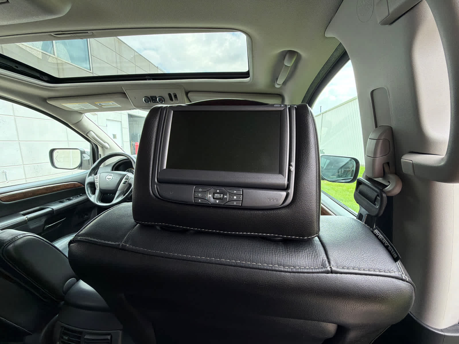 Thumbnail: 2013 Nissan Armada - 12