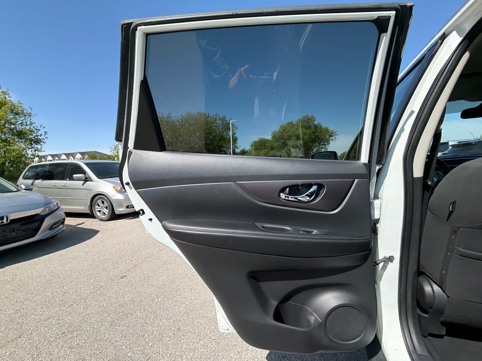 Thumbnail: 2016 Nissan Rogue - 13