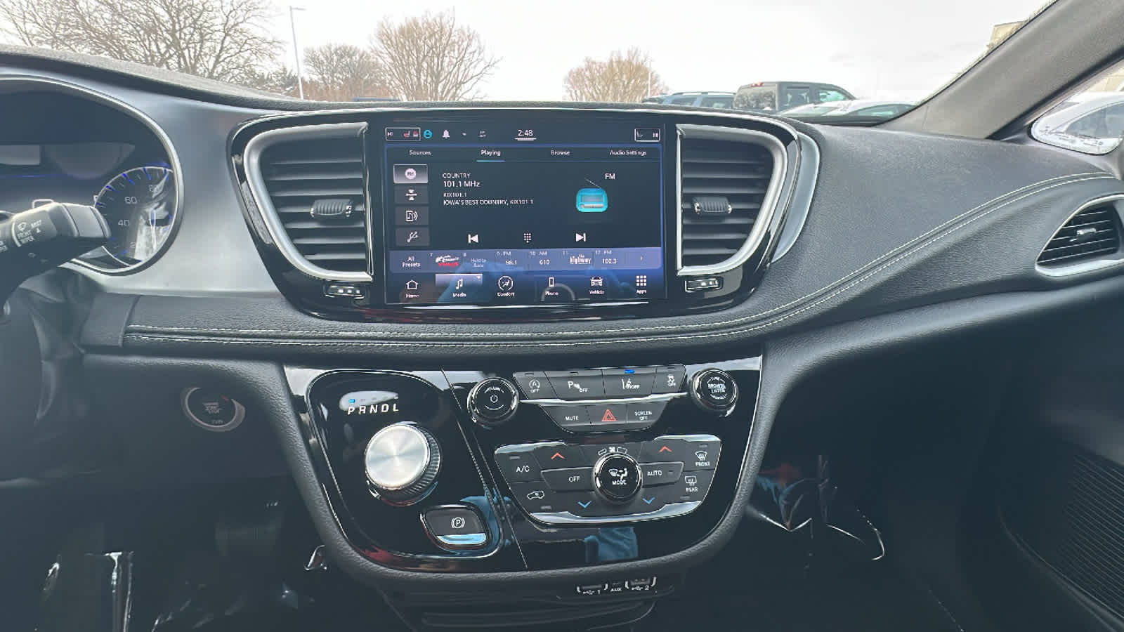 Thumbnail: 2021 Chrysler Pacifica - 19