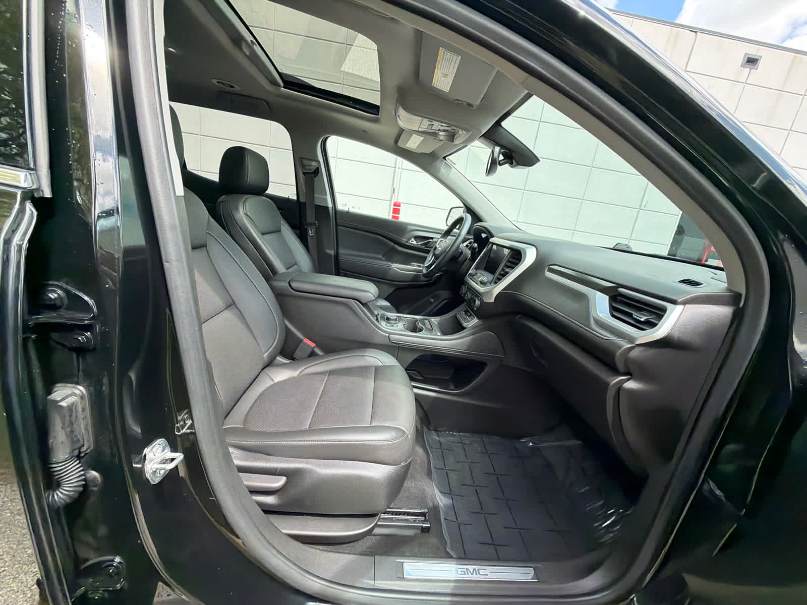 Thumbnail: 2023 GMC Acadia - 8