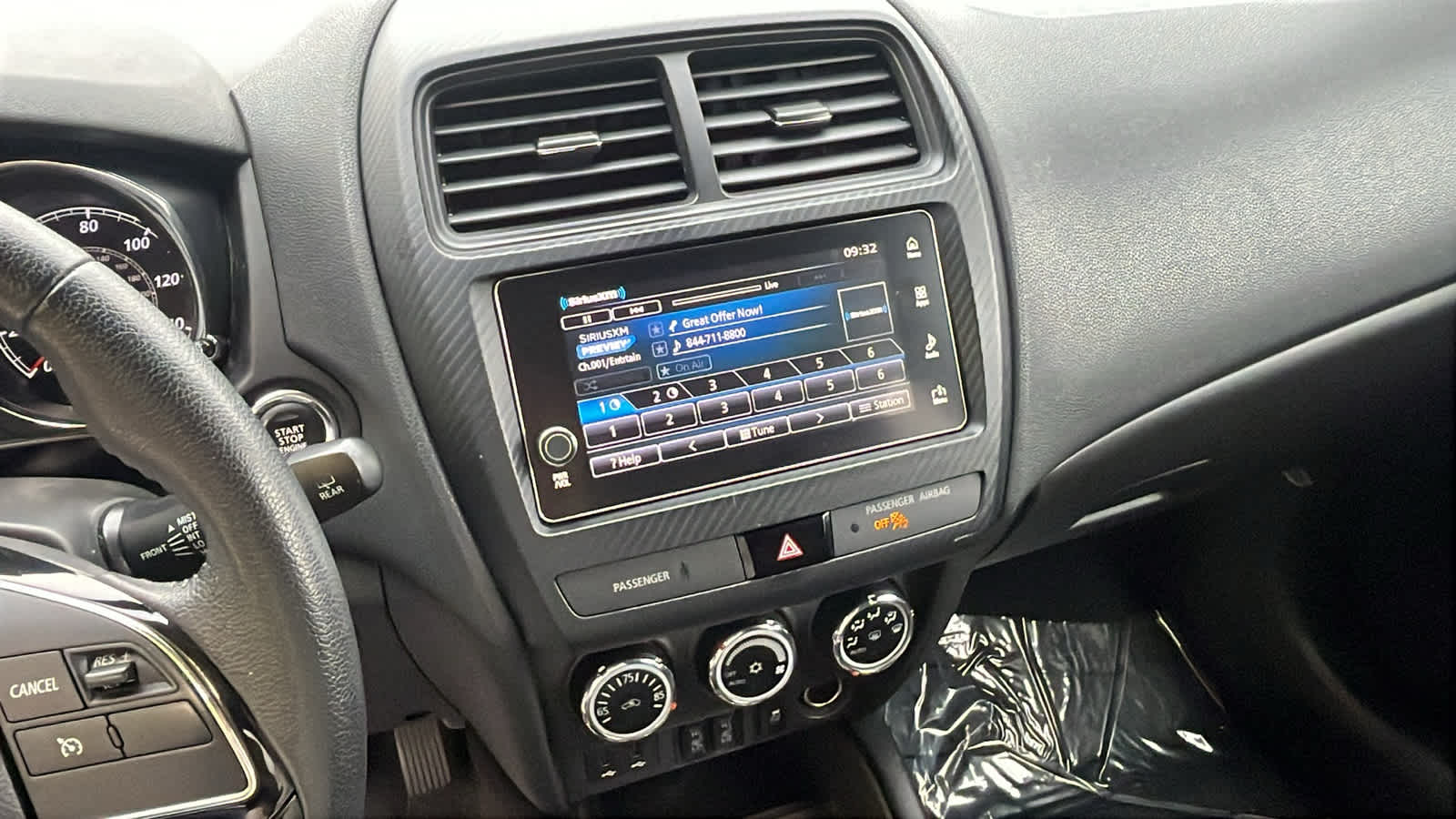 Thumbnail: 2019 Mitsubishi Outlander Sport - 17