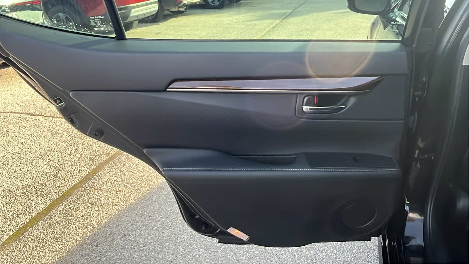 Thumbnail: 2014 Lexus ES - 11