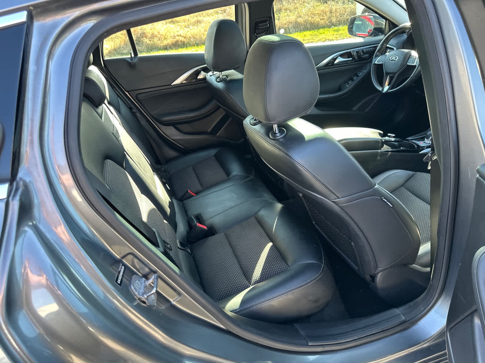 Thumbnail: 2019 INFINITI QX30 - 11