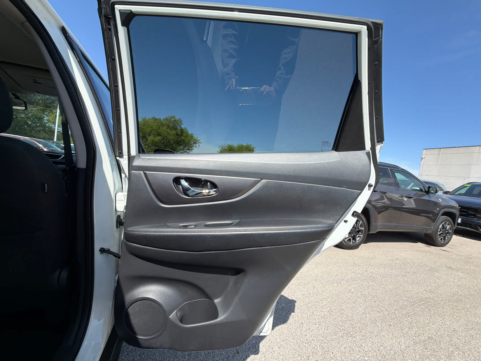 Thumbnail: 2016 Nissan Rogue - 9