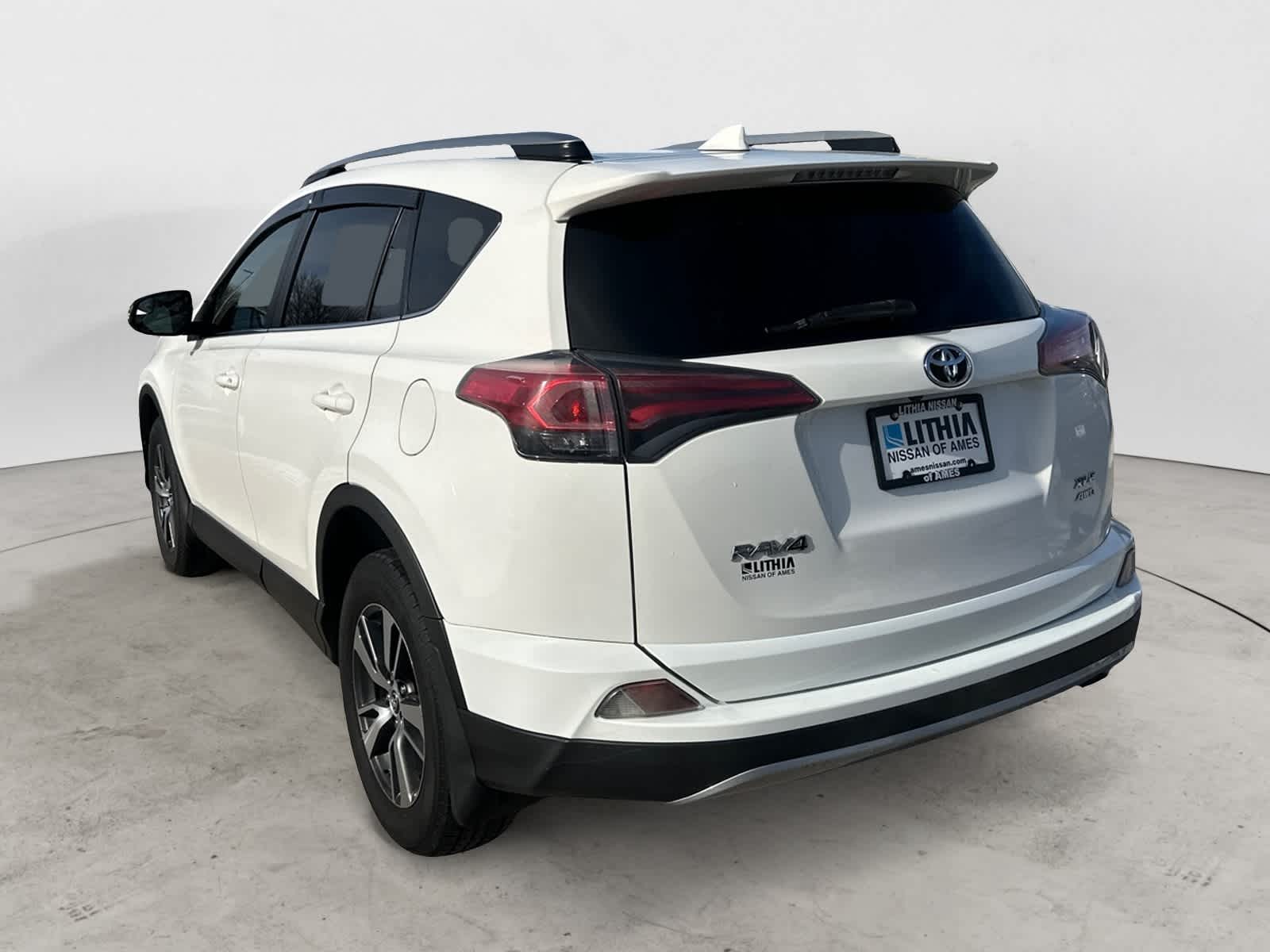 Thumbnail: 2017 Toyota RAV4 - 2