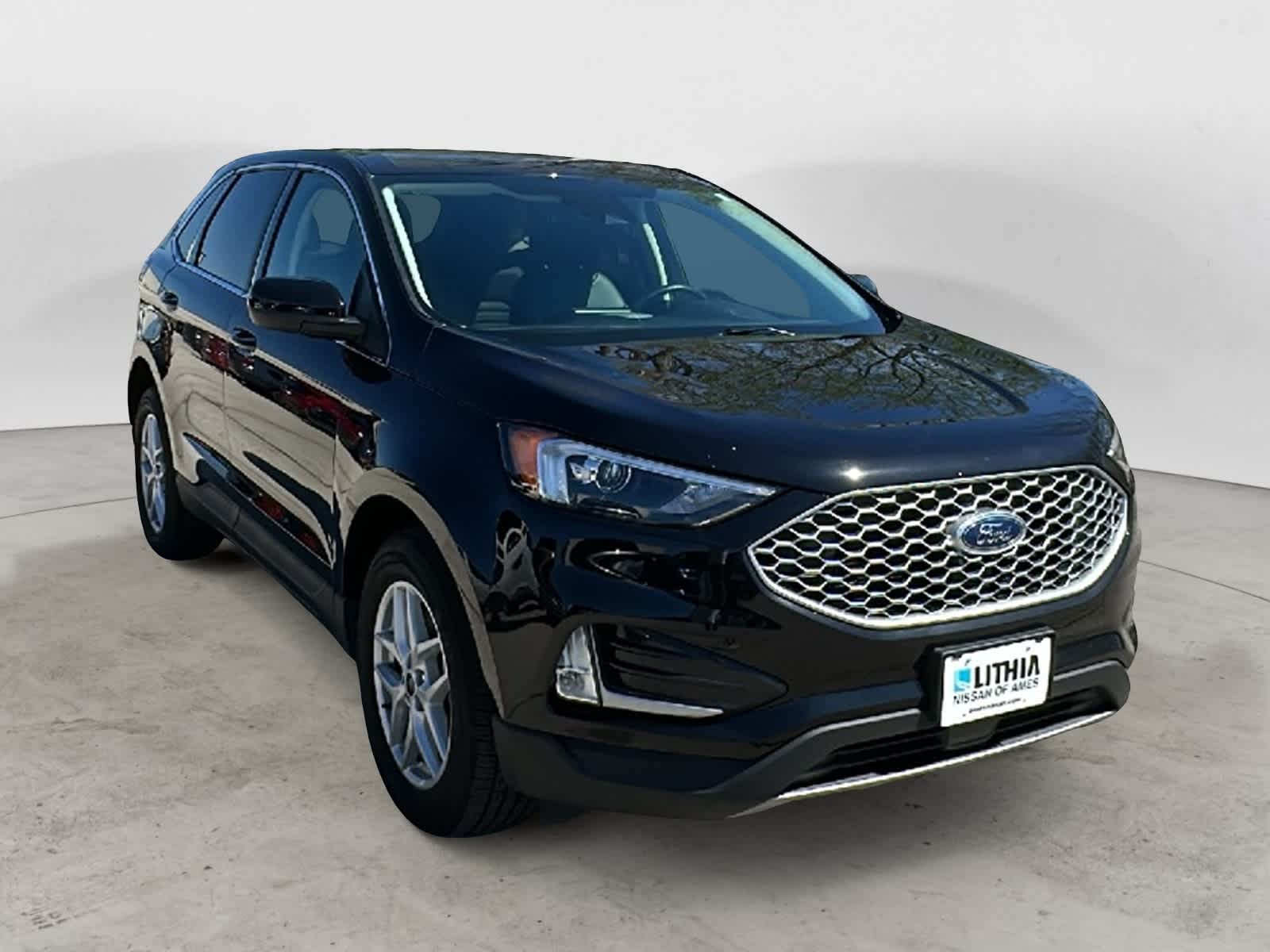 Thumbnail: 2023 Ford Edge - 2