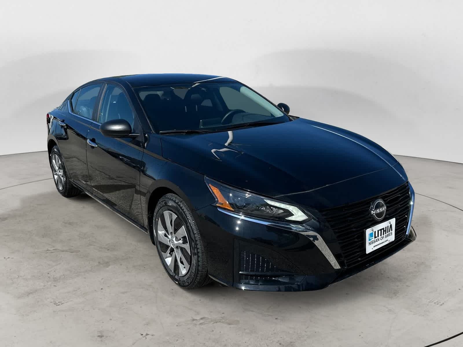 Thumbnail: 2025 Nissan Altima - 4