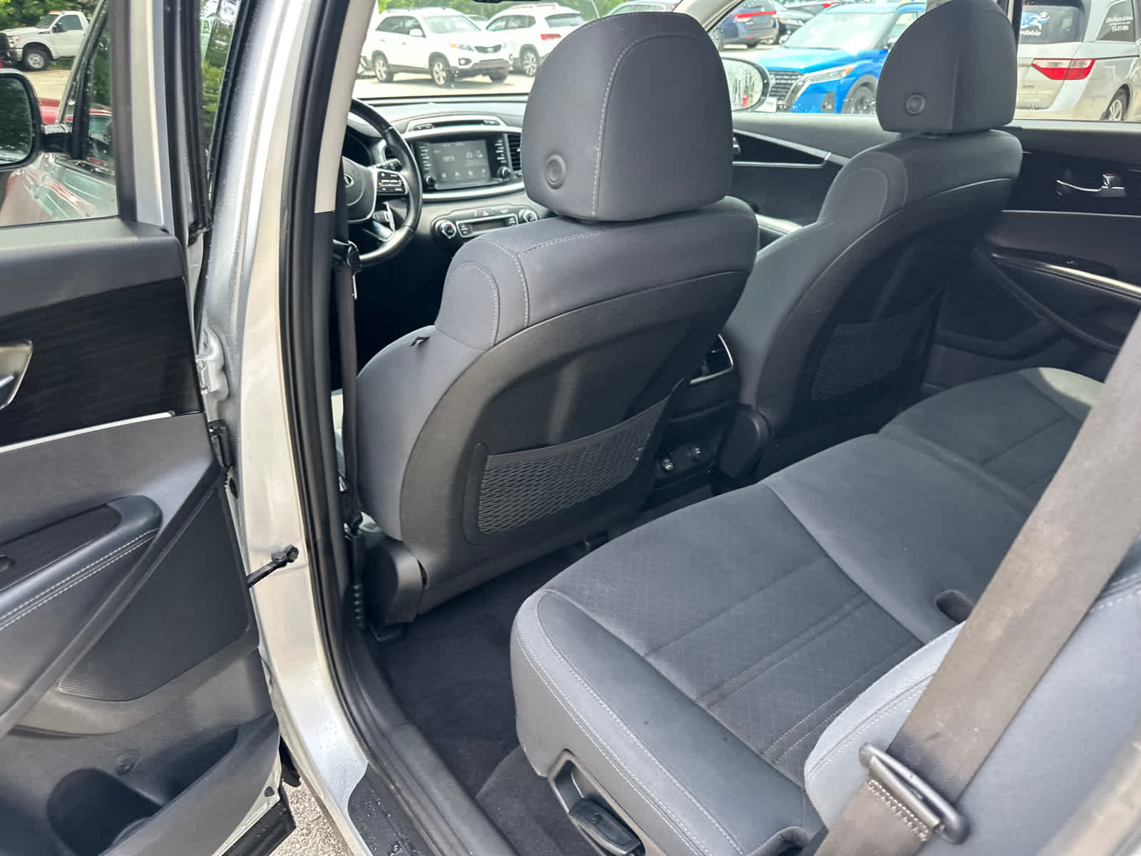 2019 Kia Sorento LX 12