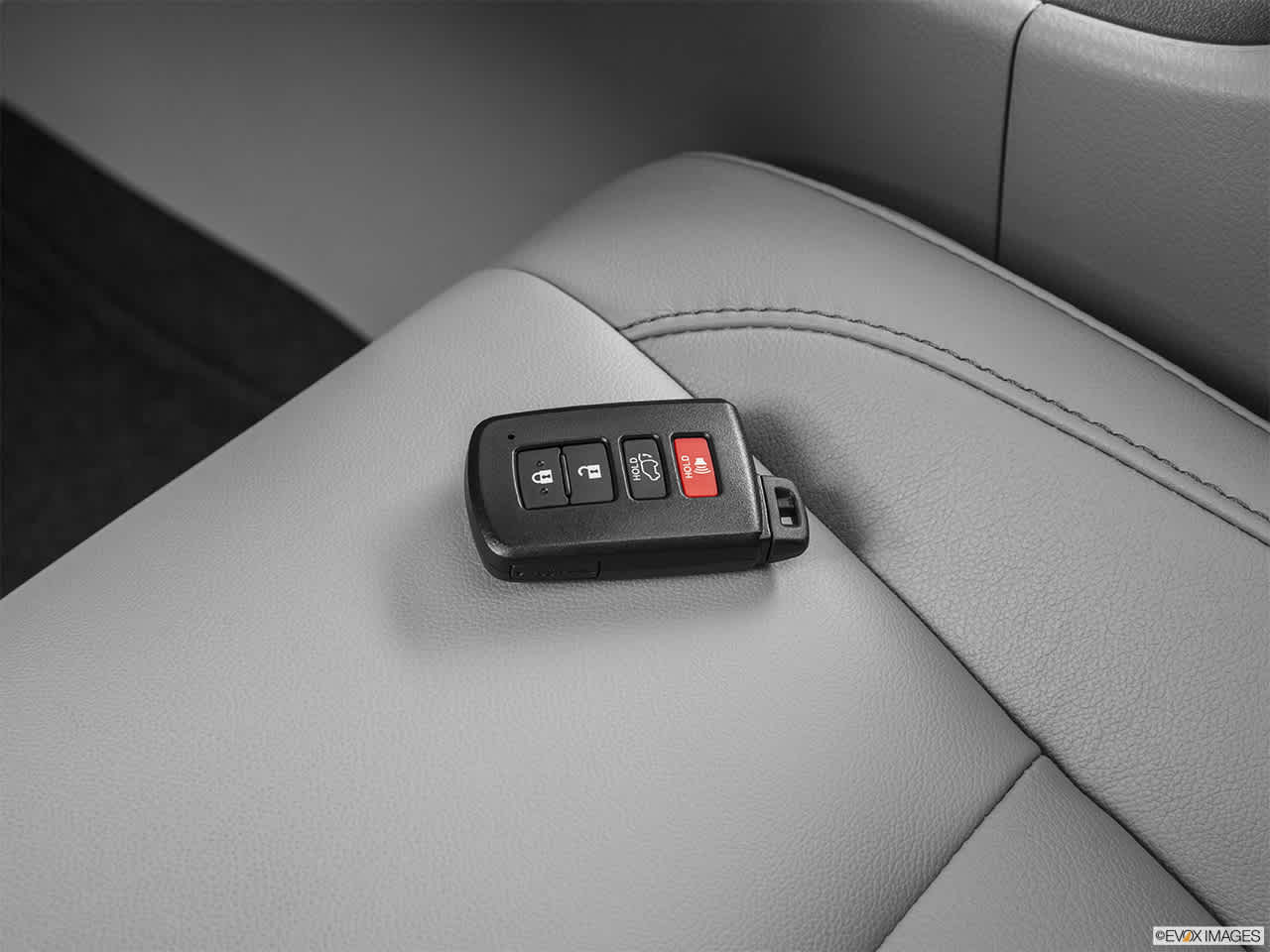 Thumbnail: 2014 Toyota Highlander - 21