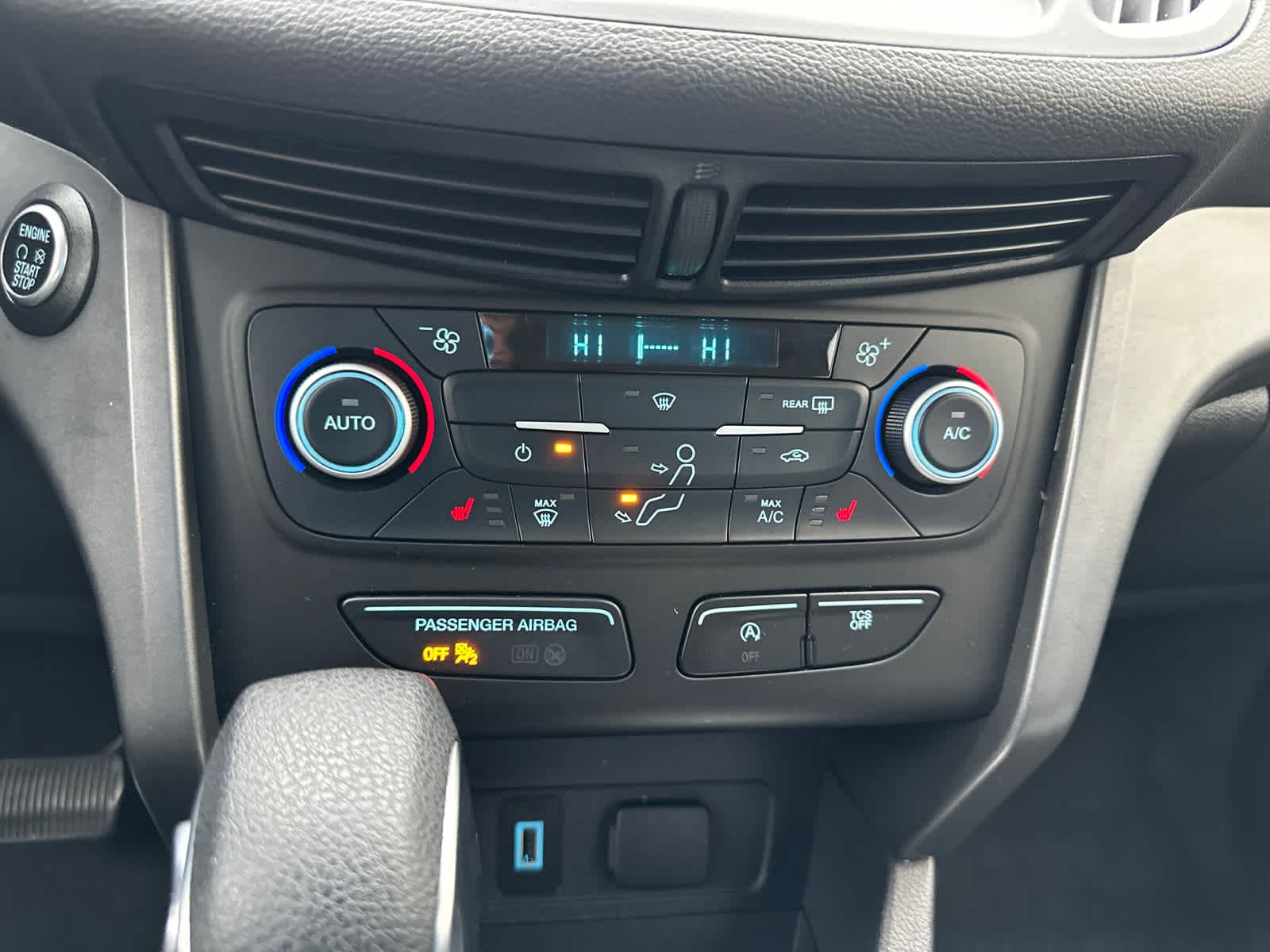 Thumbnail: 2019 Ford Escape - 29