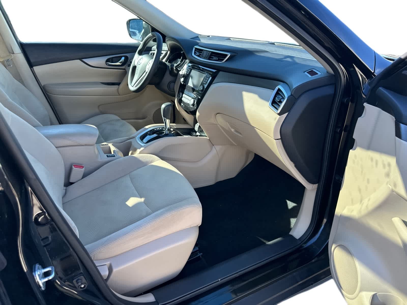Thumbnail: 2016 Nissan Rogue - 6
